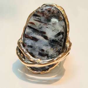Anello Scultura con Asyrophillite