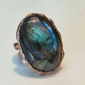 Anello Scultura con Labradorite